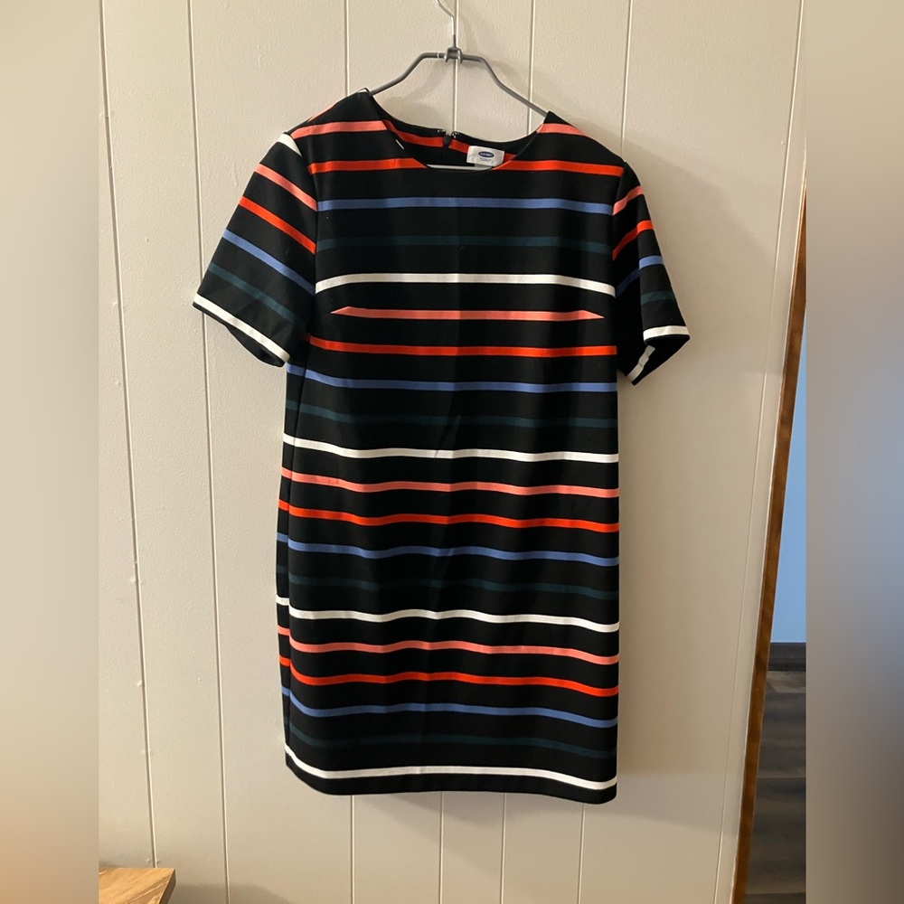 Old Navy women’s medium dress black with colorful stripes short sleeve preppy